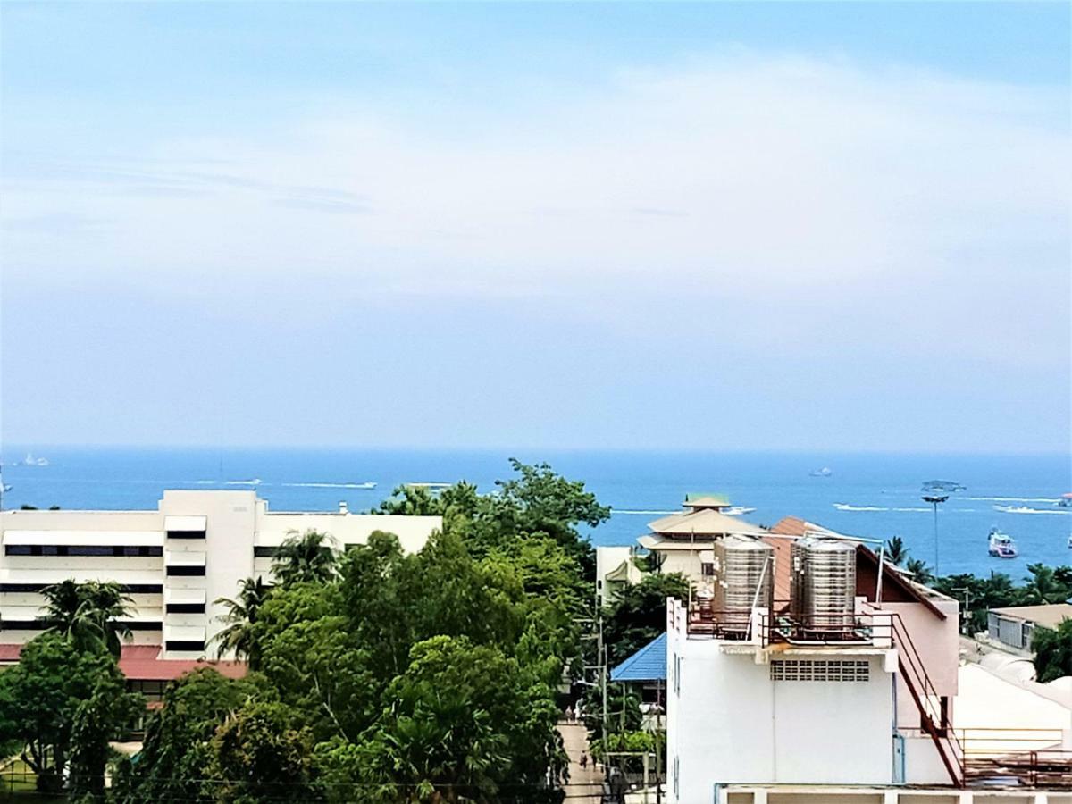 Llx Apartments At The Base Condo Pattaya Exterior photo